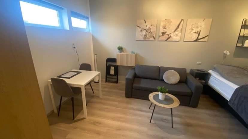 Bergone Apartment Njarthvik Luaran gambar